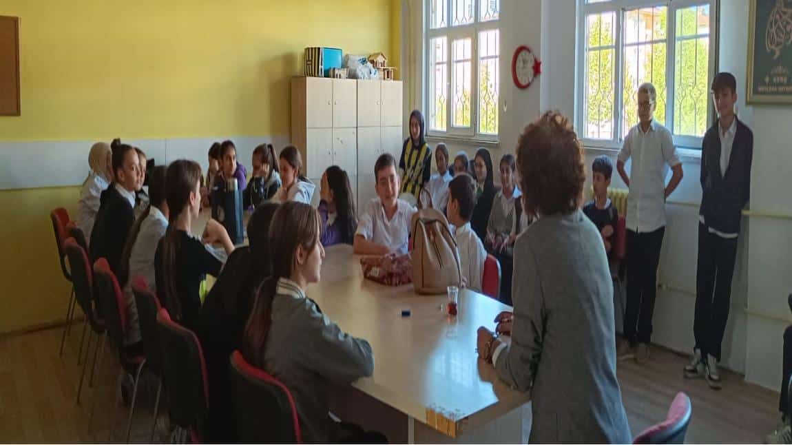 Sınıf temsilcileri ile aylık durum değerlendirme toplantısı yapıldı.